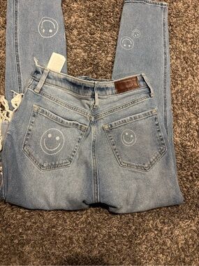 Hollister Ultra High-Rise Mom Smile Print Jeans